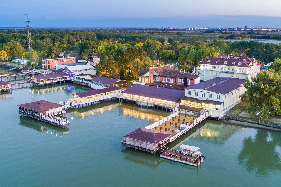 Парк отель «Петровский причал». Свадебный фотограф в Ростове Александра Груздева