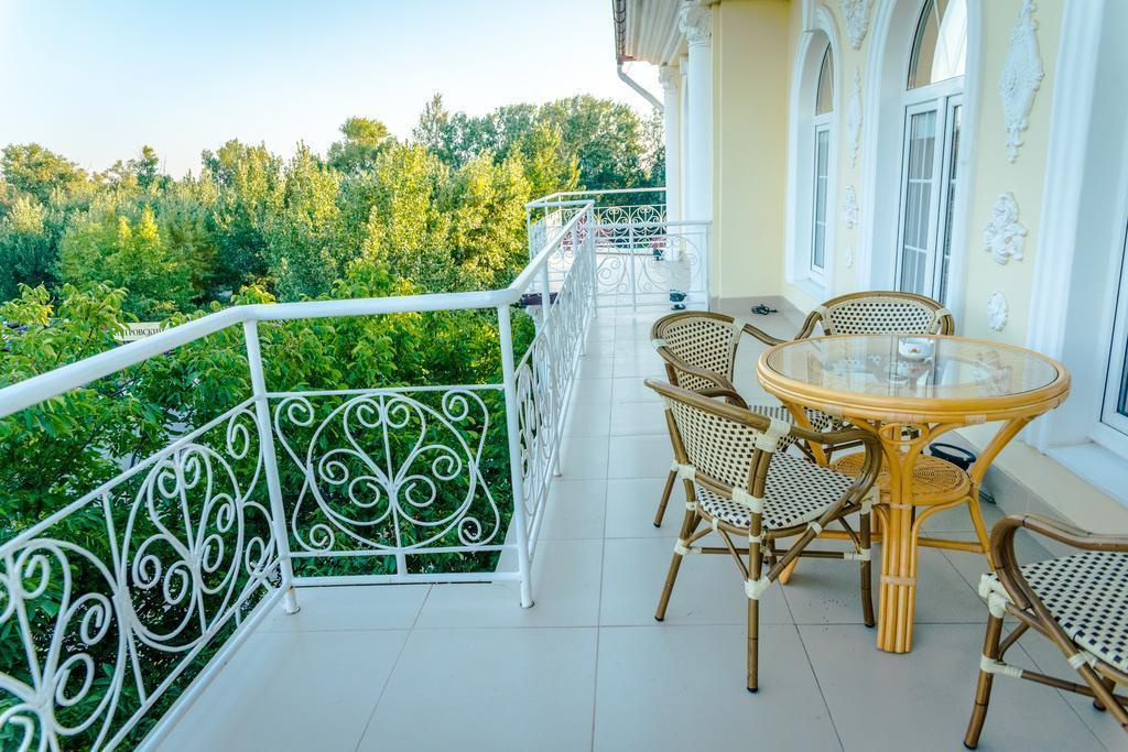 Парк отель «Петровский причал». Свадебный фотограф в Ростове Александра Груздева