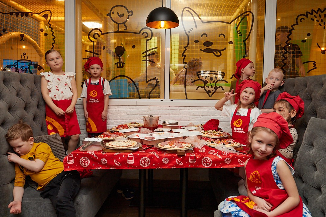 День Рождение Софии в «Пицца Фабрика». Фотограф Никонова Софья