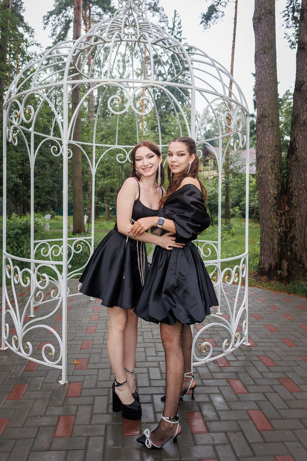 Фотосессия на выпускном в школе 11й класс. Свадебный и репортажный фотограф в Москве и Московской области