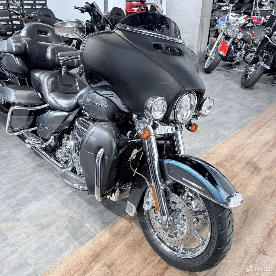 2015 Elесtra Glide CVO Limited 110 ABS. Hello Davidson, Москва. Только хорошие мотоциклы…