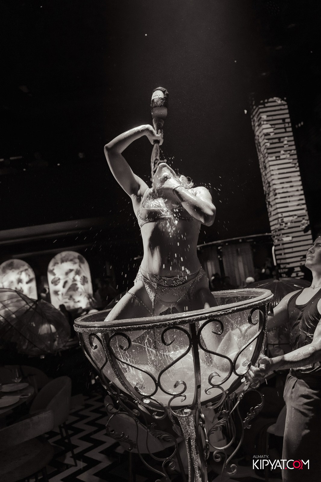 QUEEN. КИПЯТКОМ АЛМАТЫ!