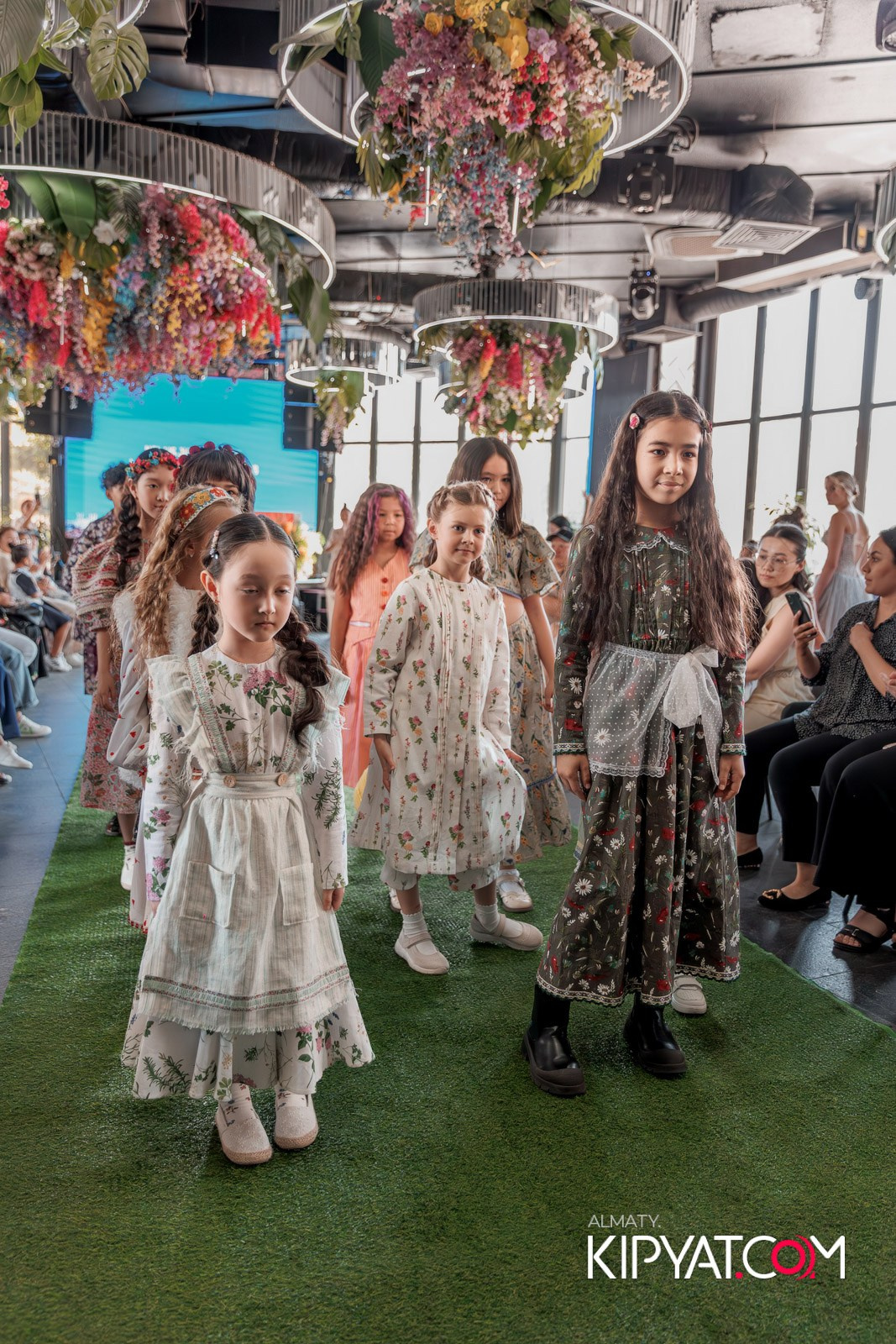 PROM KIDS FASHION SHOW. КИПЯТКОМ АЛМАТЫ!