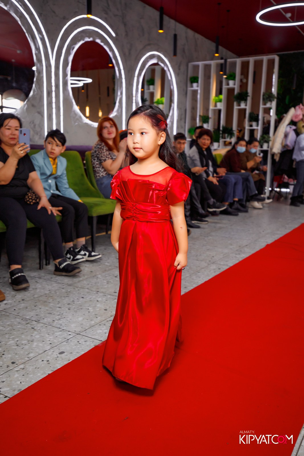 FASHION DAY 2025 КАФЕ ЖАКСЫЛЫК. КИПЯТКОМ АЛМАТЫ!