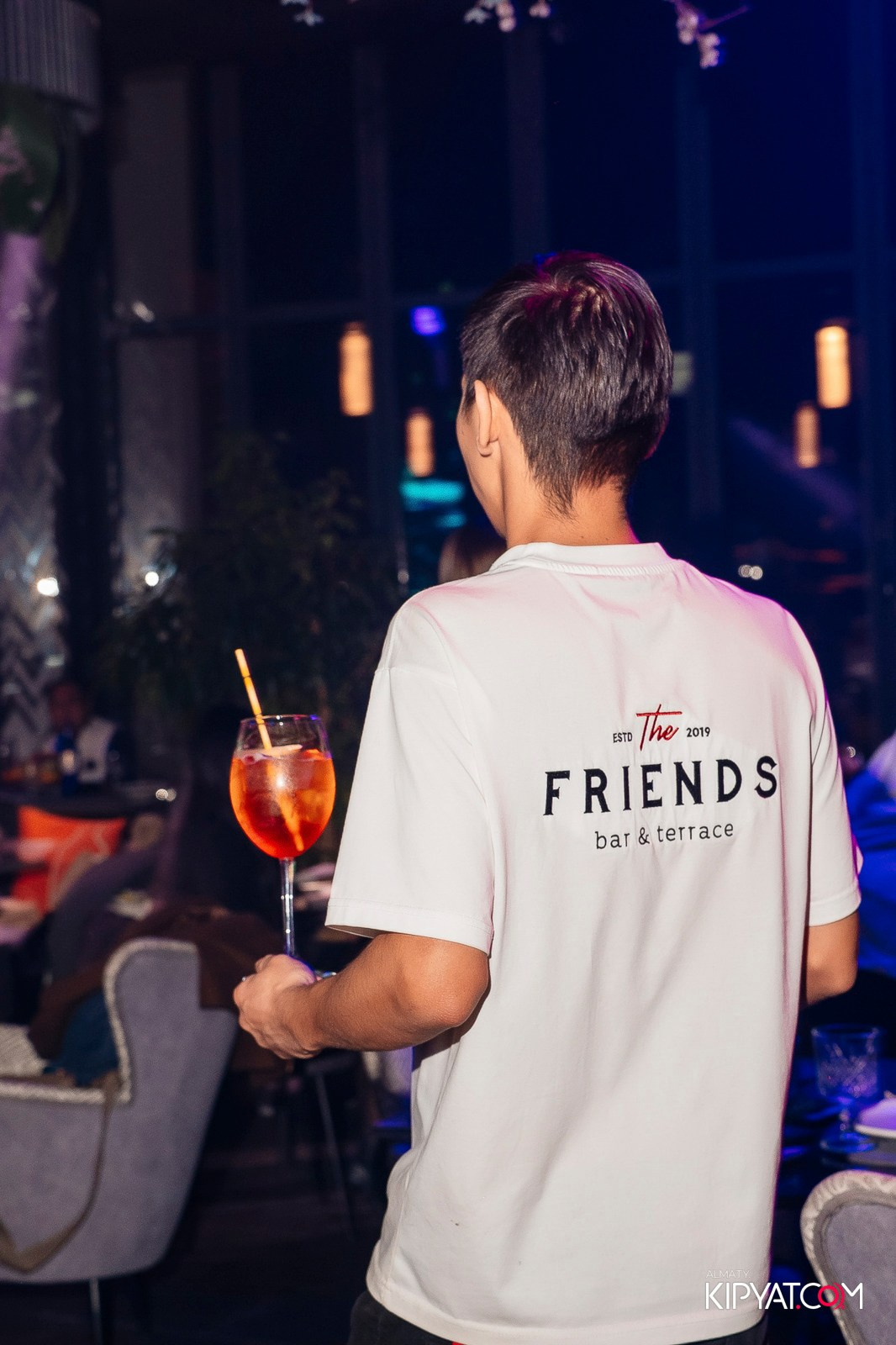 FRIENDS BAR & TERRACE. КИПЯТКОМ АЛМАТЫ!