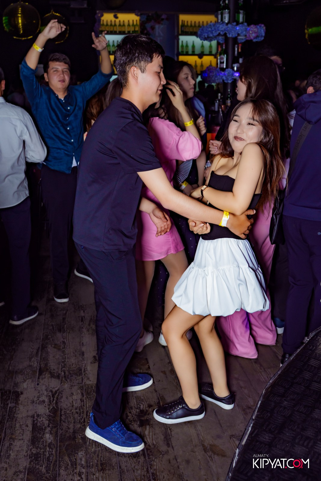 UYAT EMES BAR. КИПЯТКОМ АЛМАТЫ!