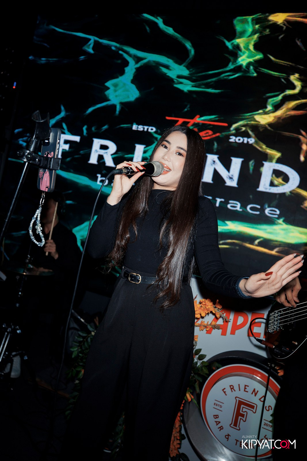 FRIENDS BAR & TERRACE. КИПЯТКОМ АЛМАТЫ!