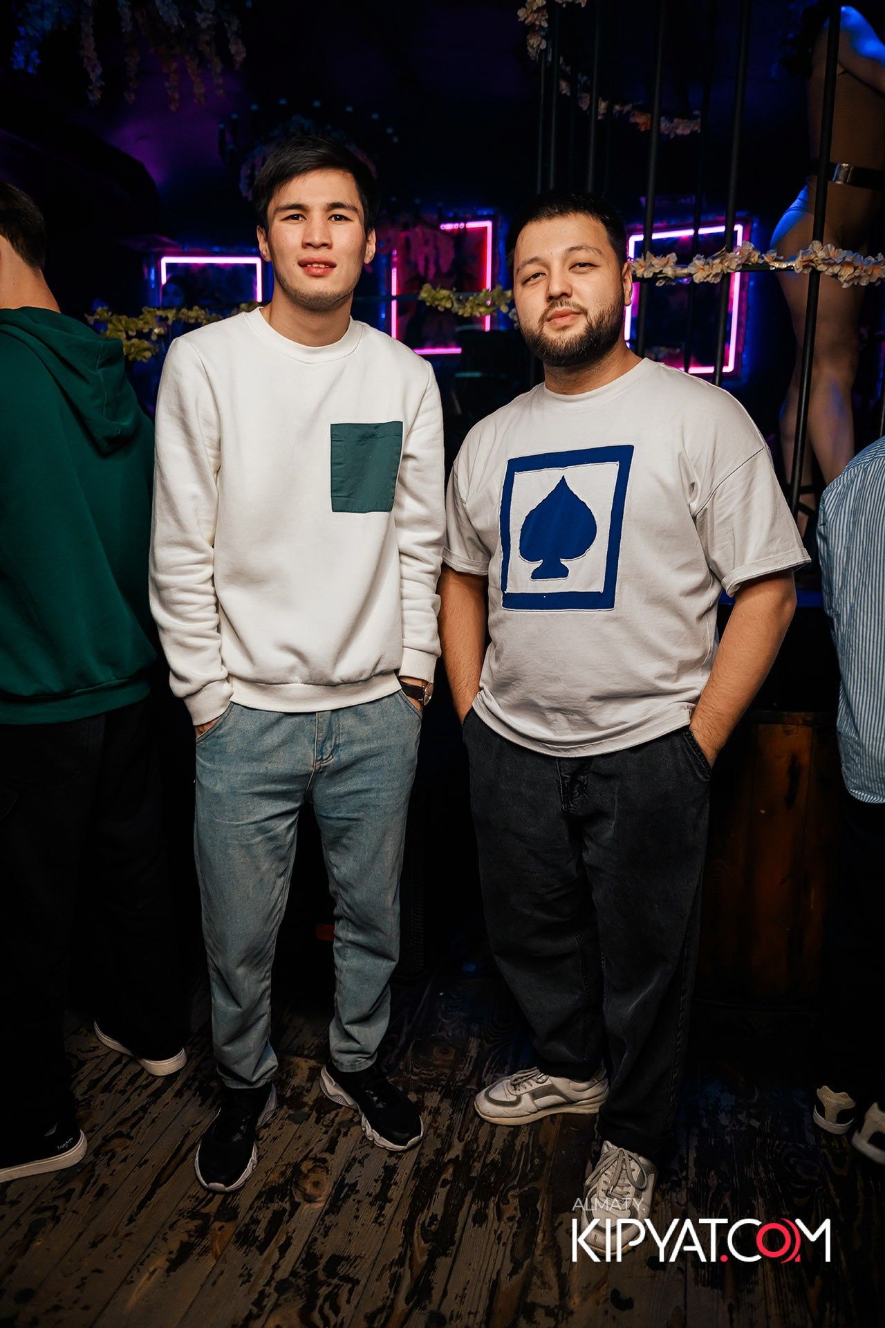 Uyat Еmes Bar. КИПЯТКОМ АЛМАТЫ!