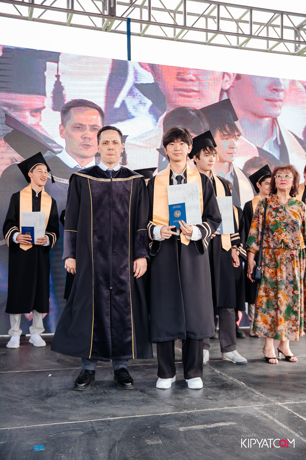 ВРУЧЕНИЕ ДИПЛОМОВ — НАРХОЗ КОЛЛЕДЖ. Part 3. КИПЯТКОМ АЛМАТЫ!