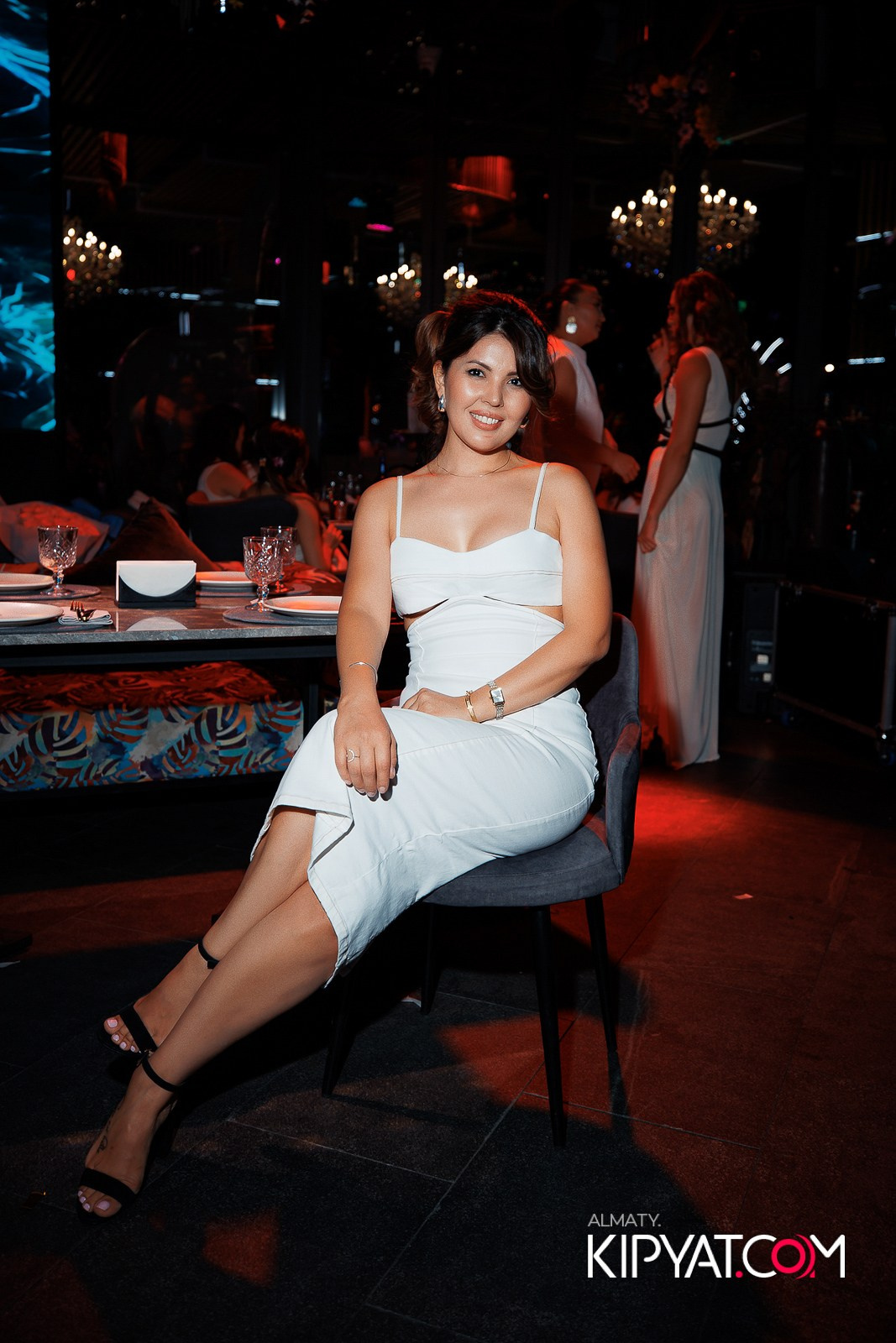 FRIENDS BAR & TERRACE. КИПЯТКОМ АЛМАТЫ!