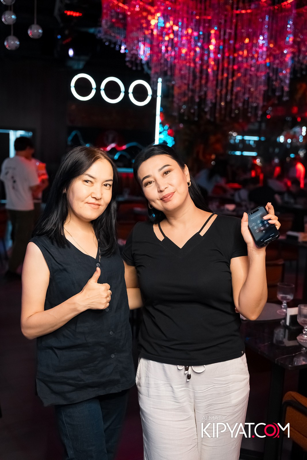 FRIENDS BAR & TERRACE. КИПЯТКОМ АЛМАТЫ!