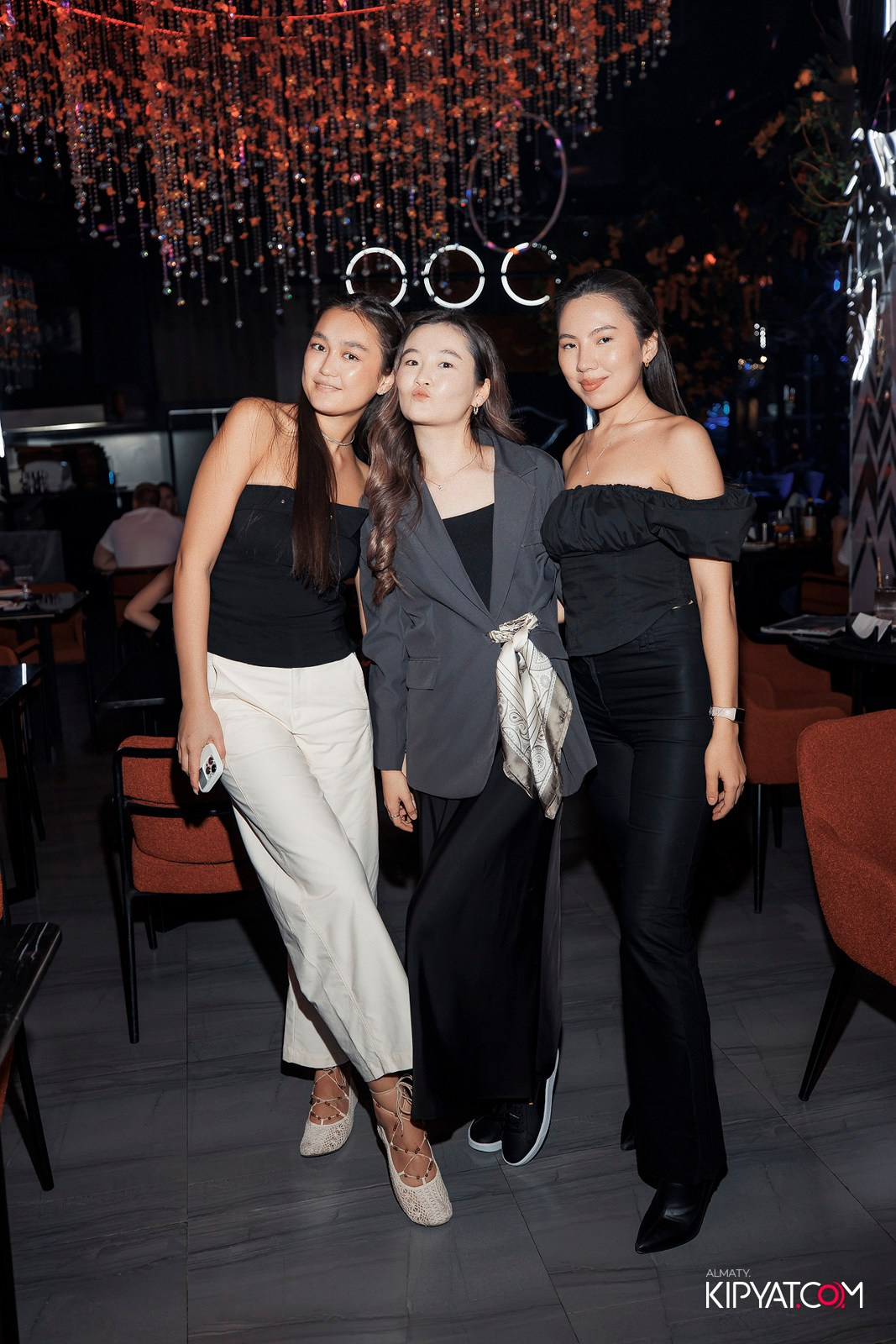 FRIENDS BAR & TERRACE. КИПЯТКОМ АЛМАТЫ!