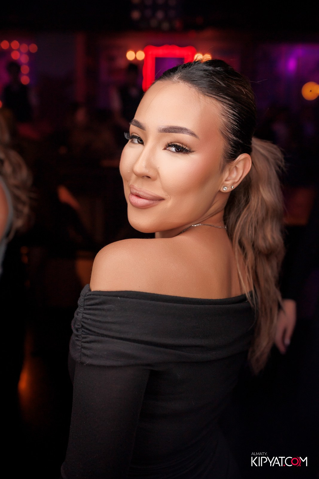 FITNESS ЁЛКА в ночном клубе SANTA BARBARA. КИПЯТКОМ АЛМАТЫ!