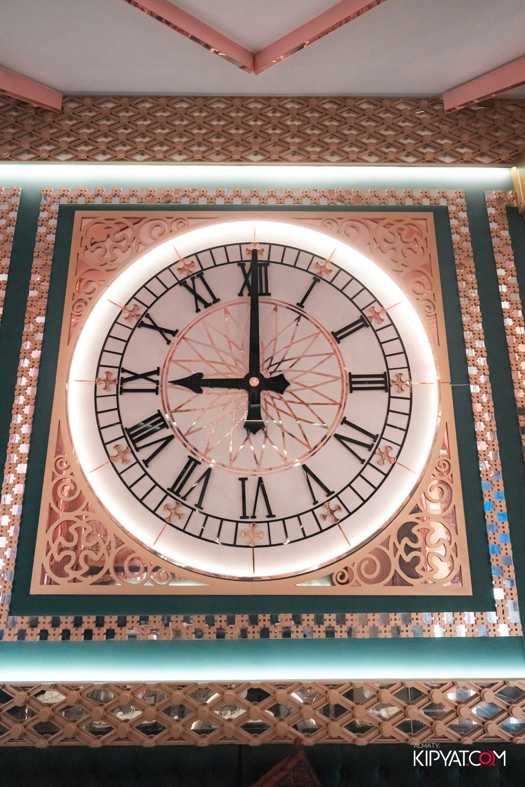 THE BROOKLN B MOOD KARAOKE & TERRACE. КИПЯТКОМ АЛМАТЫ!