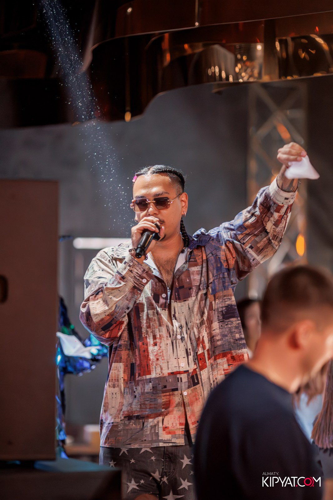 MOOD KARAOKE & TERRACE. КИПЯТКОМ АЛМАТЫ!