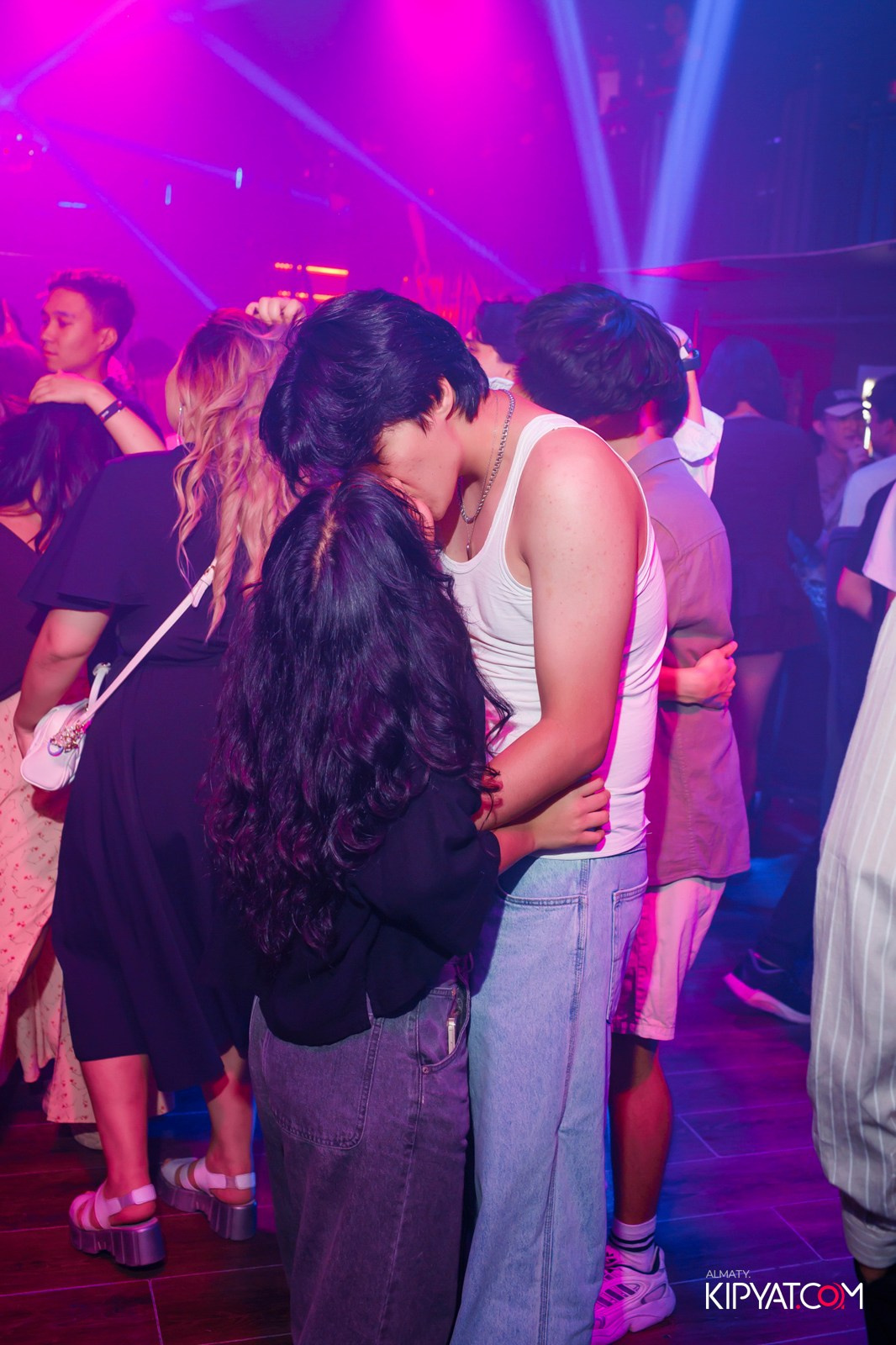 НОЧНОЙ КЛУБ ICON. КИПЯТКОМ АЛМАТЫ!