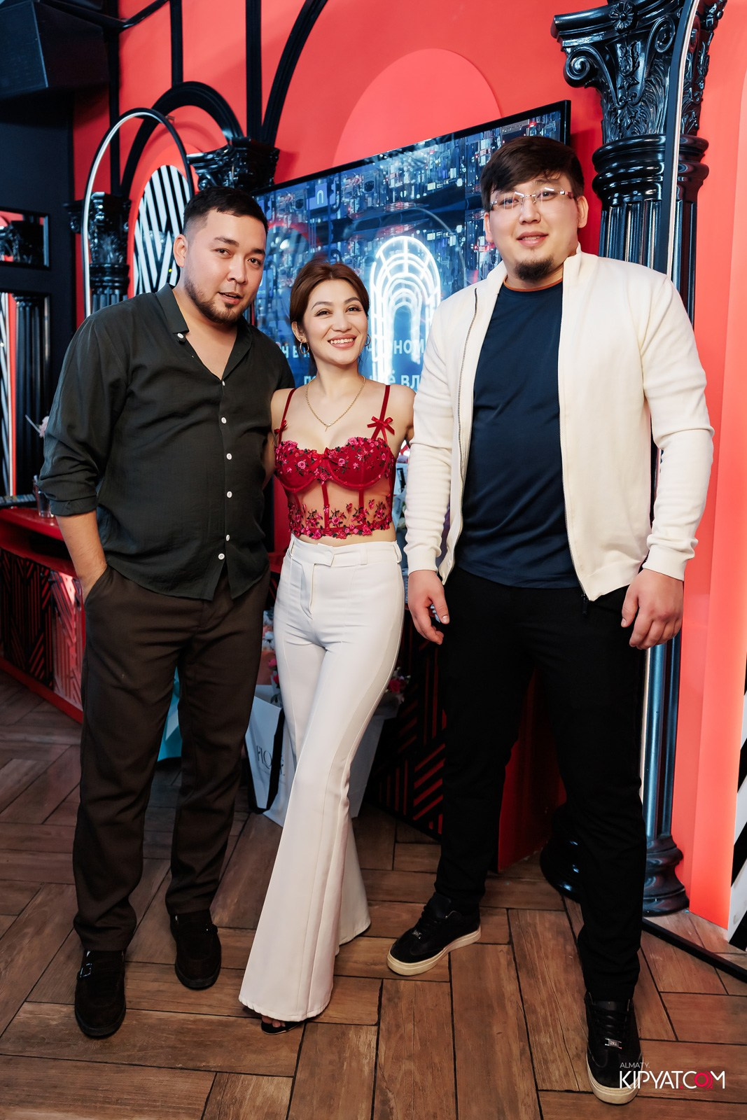 ЗАЯ, НА БИС. КИПЯТКОМ АЛМАТЫ!