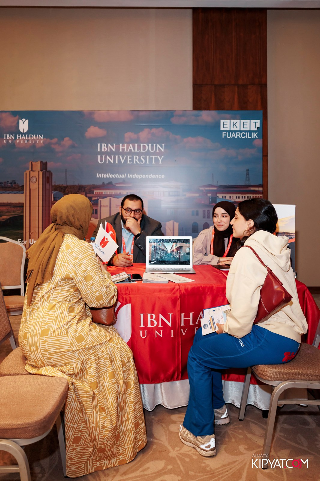 ВЫСТАВКА ТУРЕЦКИХ УНИВЕРСИТЕТОВ. КИПЯТКОМ АЛМАТЫ! Фотосъемка мероприятий в Алматы