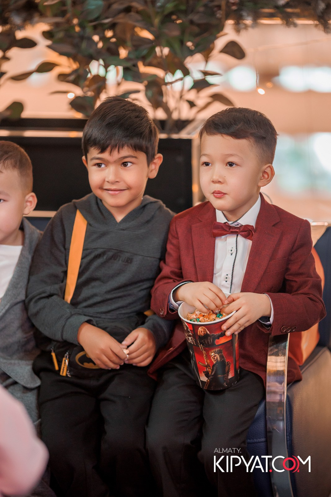 ПРЕЗЕНТАЦИЯ 8 ГРУППЫ КИНОПРОЕКТА «STARBALALAR». КИПЯТКОМ АЛМАТЫ!