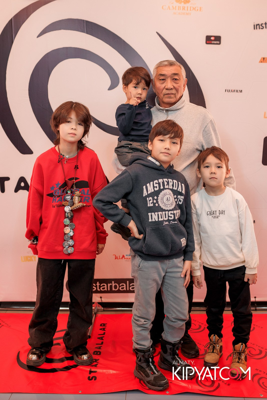 ПРЕЗЕНТАЦИЯ 9 ГРУППЫ КИНОПРОЕКТА «STARBALALAR». КИПЯТКОМ АЛМАТЫ!