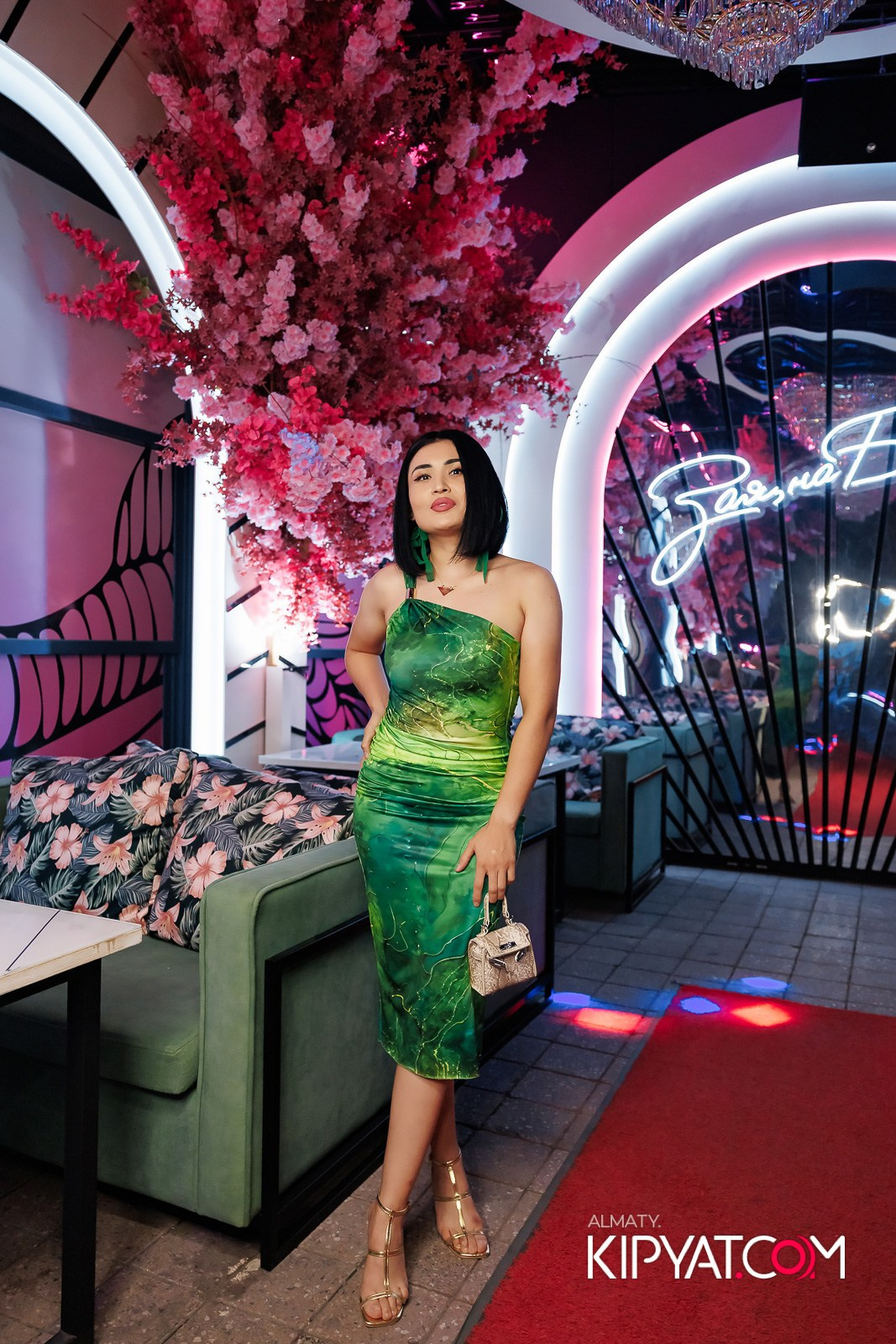 ЗАЯ, НА БИС. КИПЯТКОМ АЛМАТЫ!