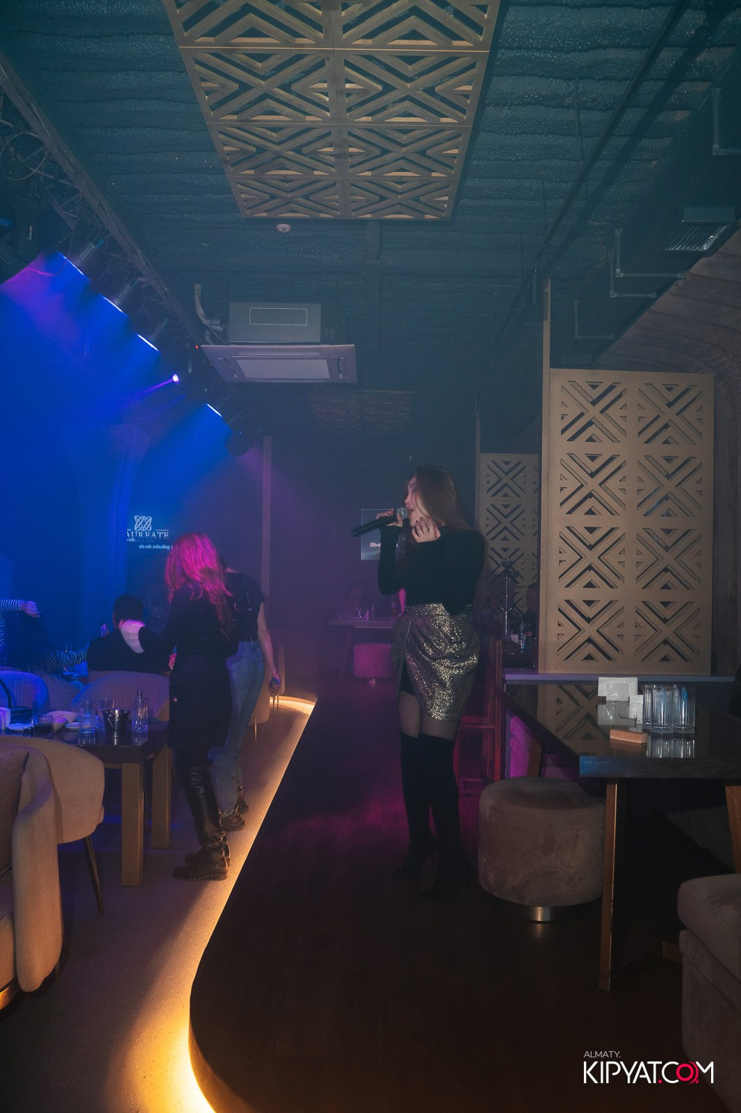 LAUREATE GRAND CAFÉ. КИПЯТКОМ АЛМАТЫ!