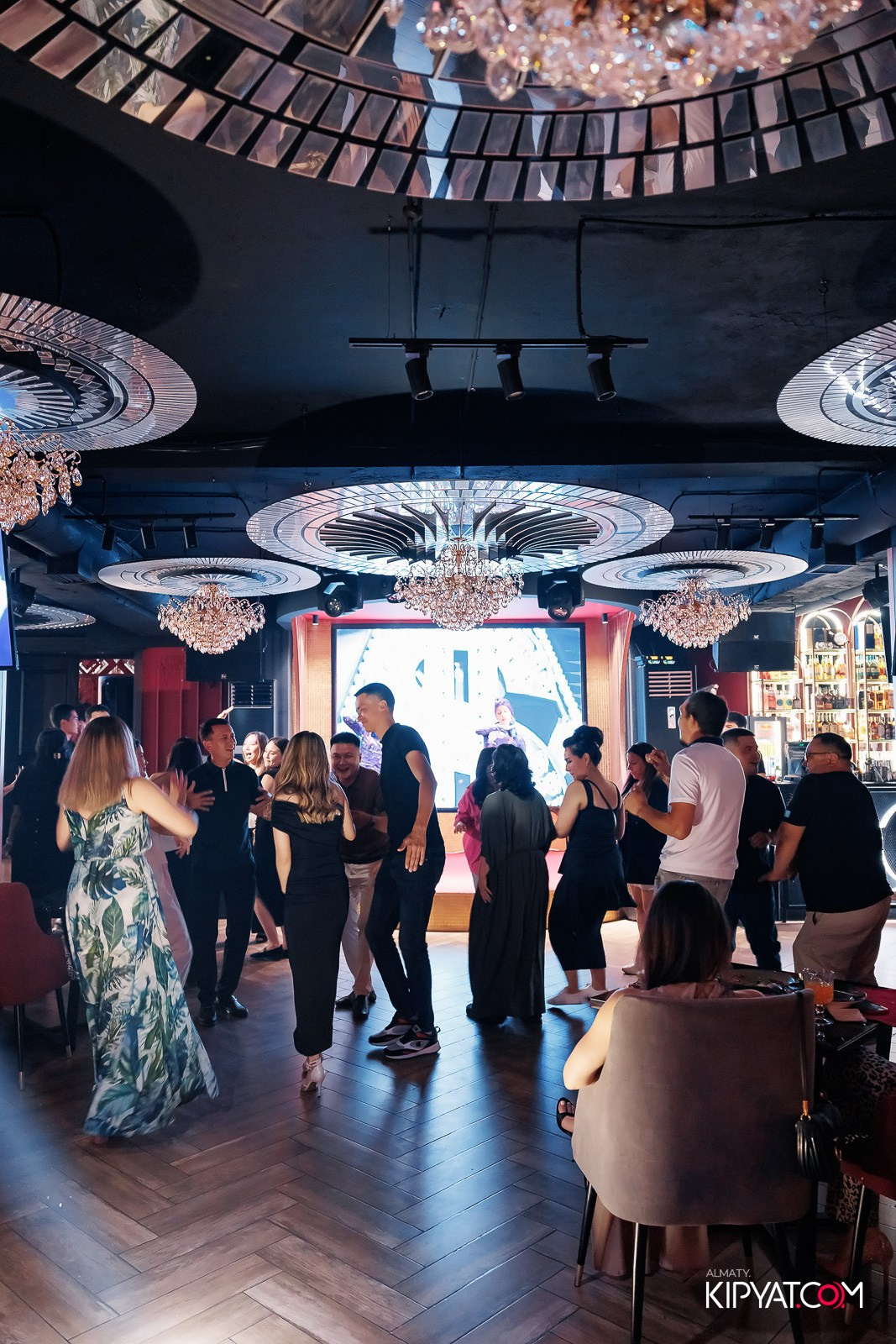 ЗАЯ, НА БИС. КИПЯТКОМ АЛМАТЫ!