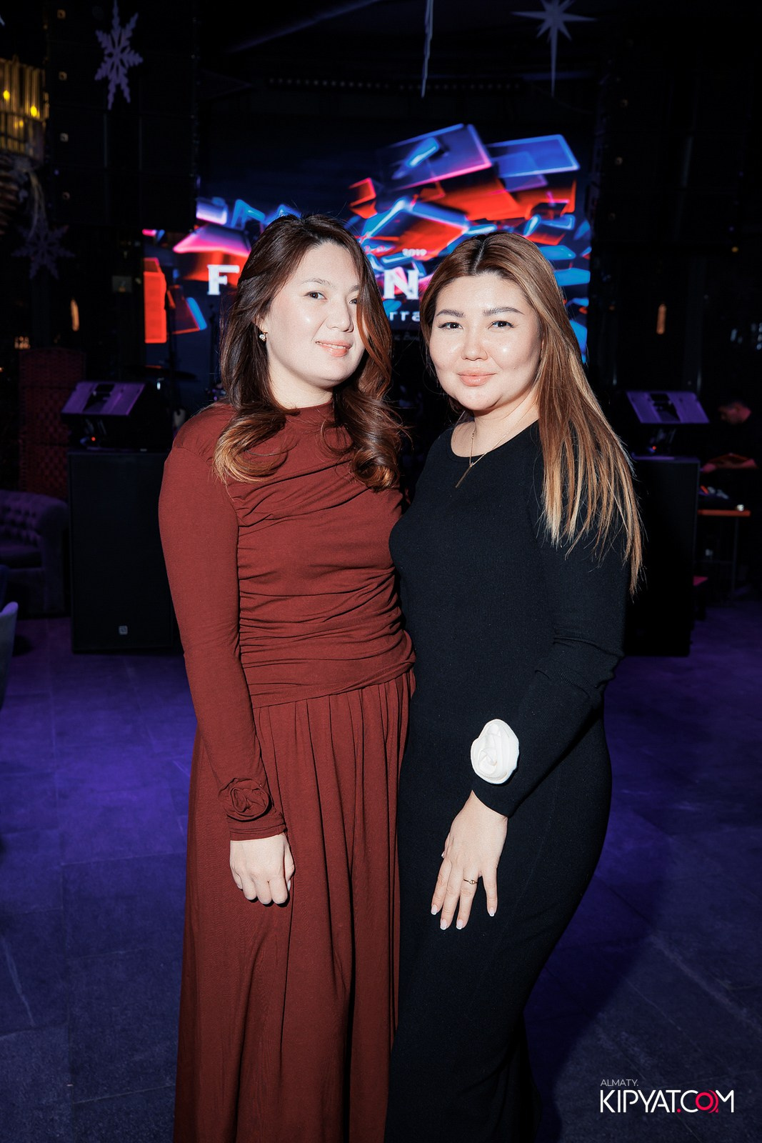 FRIENDS BAR & TERRACE. КИПЯТКОМ АЛМАТЫ!