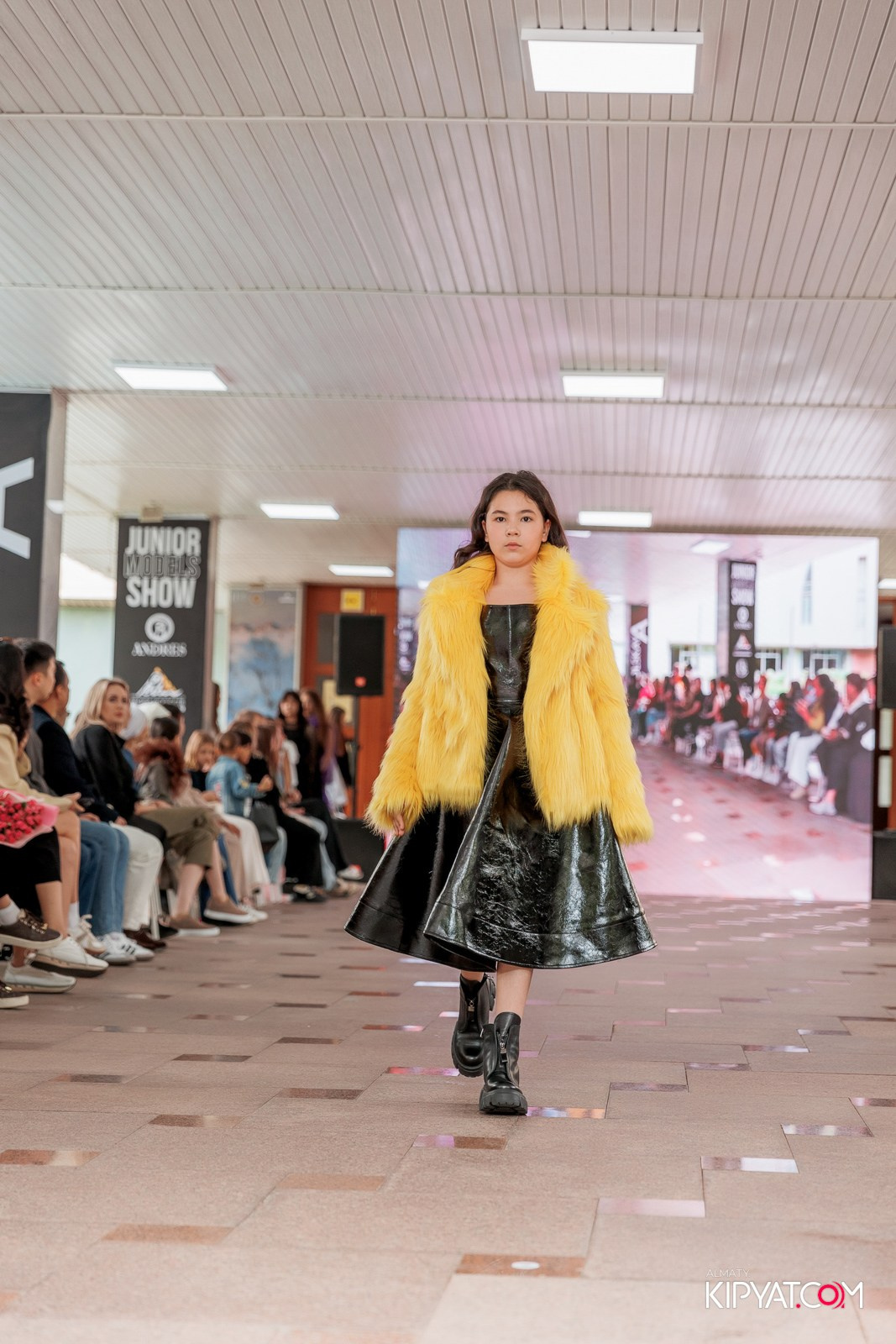 JUNIOR FASHION SHOW. КИПЯТКОМ АЛМАТЫ!