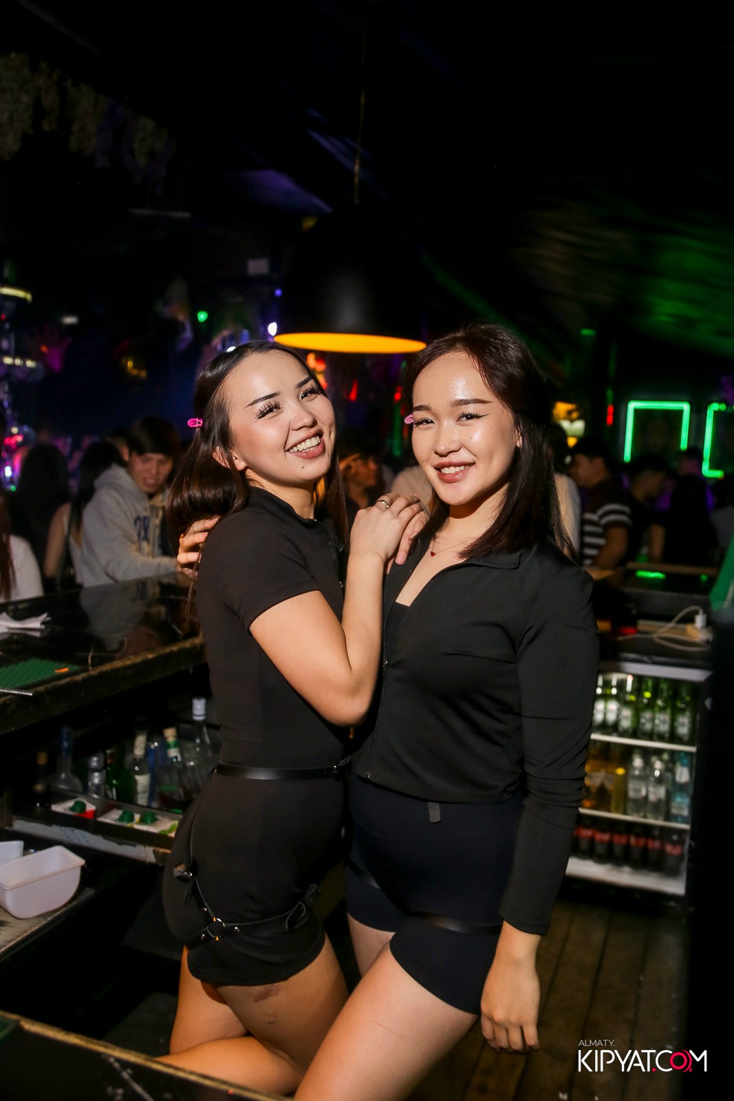 UYAT EMES BAR. КИПЯТКОМ АЛМАТЫ!