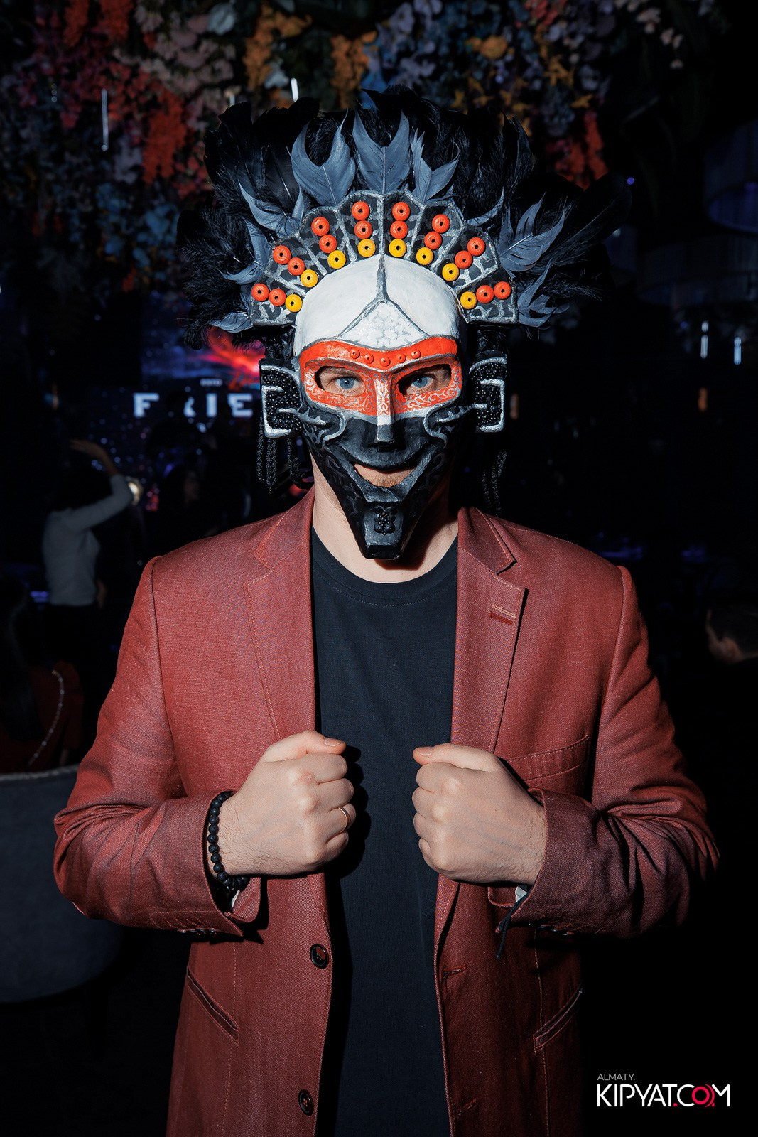 FRIENDS BAR & TERRACE. КИПЯТКОМ АЛМАТЫ!