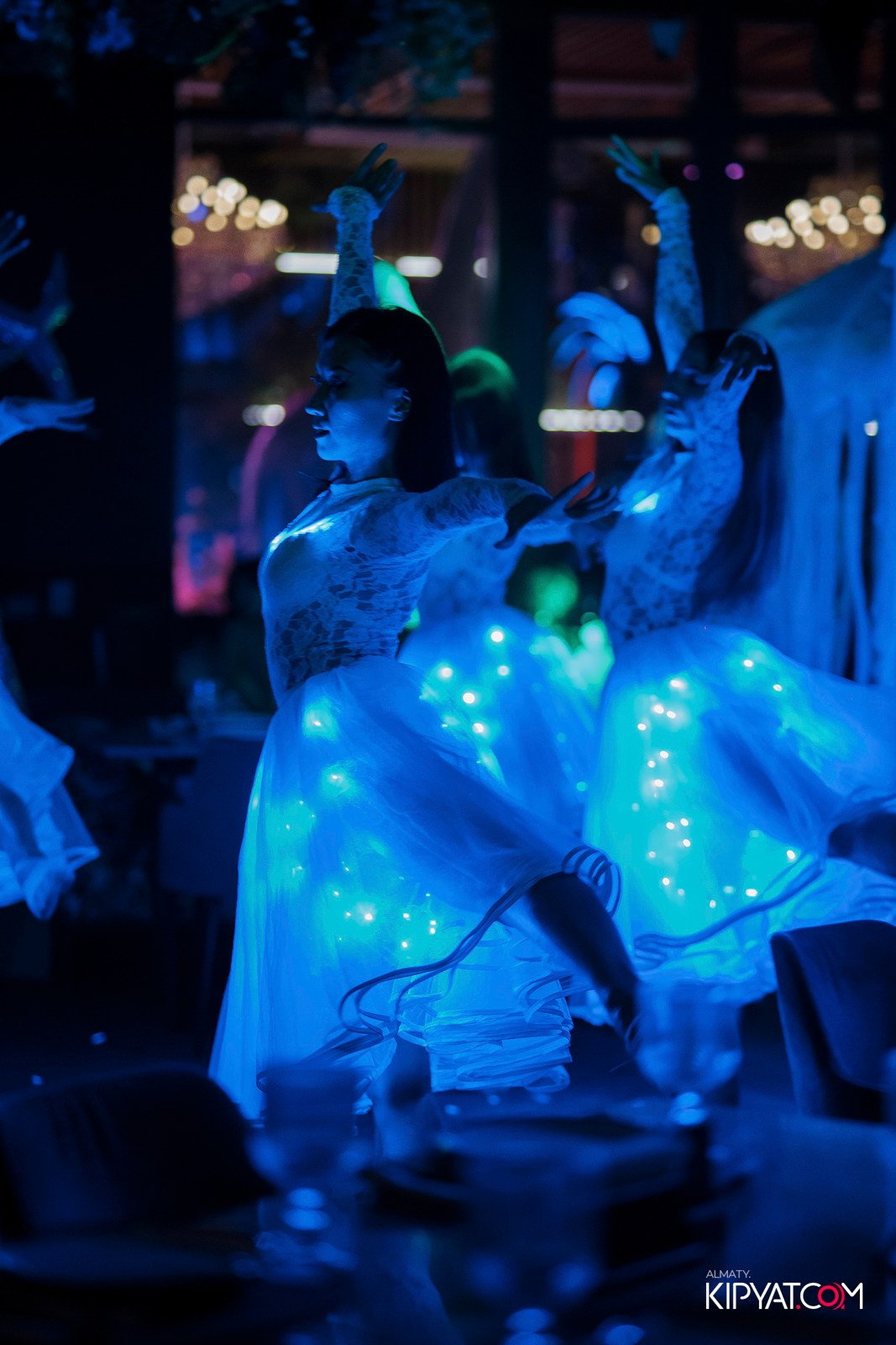 FRIENDS BAR & TERRACE. КИПЯТКОМ АЛМАТЫ!