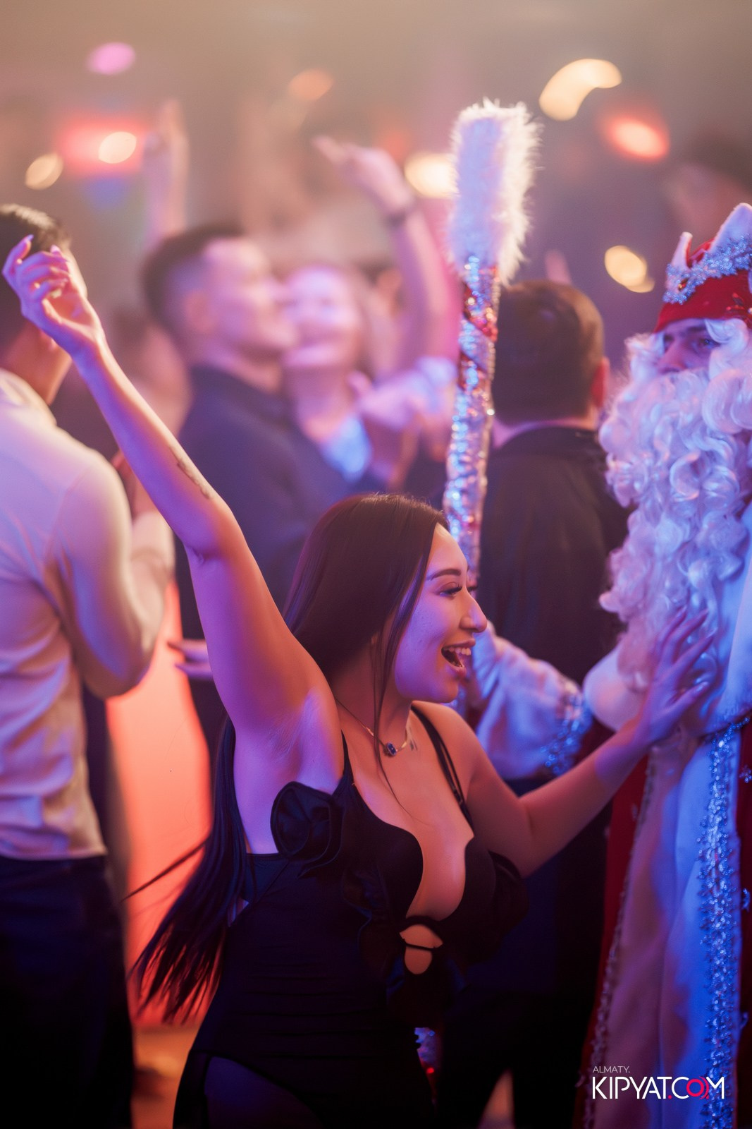 FITNESS ЁЛКА в ночном клубе SANTA BARBARA. КИПЯТКОМ АЛМАТЫ!