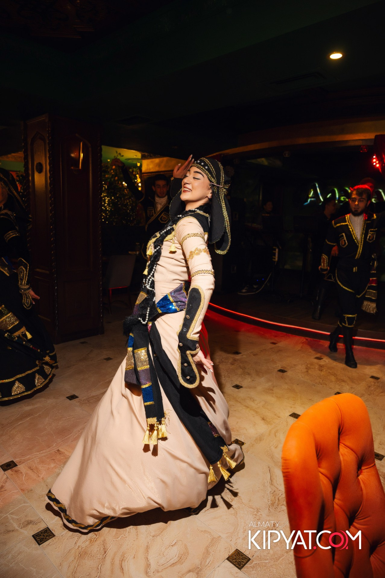 ALAZANI НА КАБАНБАЙ БАТЫРА. КИПЯТКОМ АЛМАТЫ!