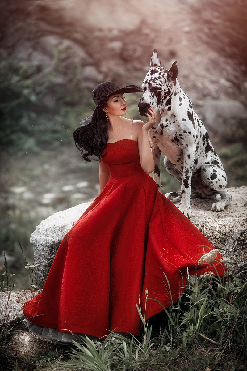 Платья из плотных тканей, тяжелые. Фотограф Алёна Яковлева