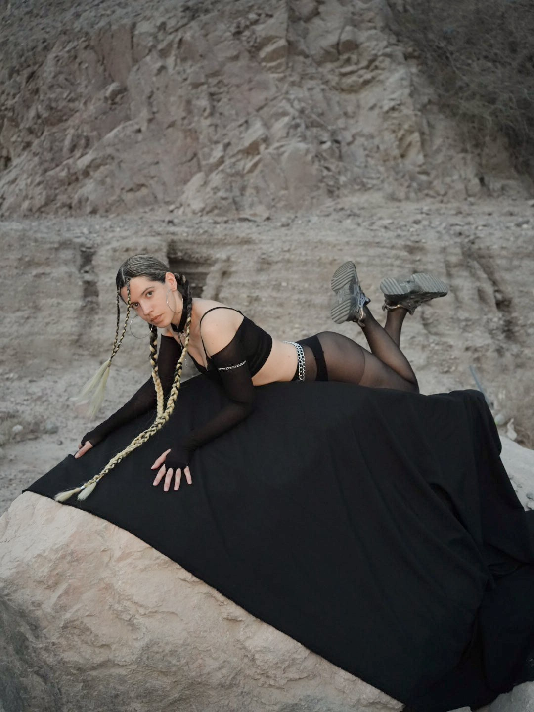 Персональная съемка в пустыне/ Tamar Desert Artpiece, Israel. Фотограф Полина Гольдис