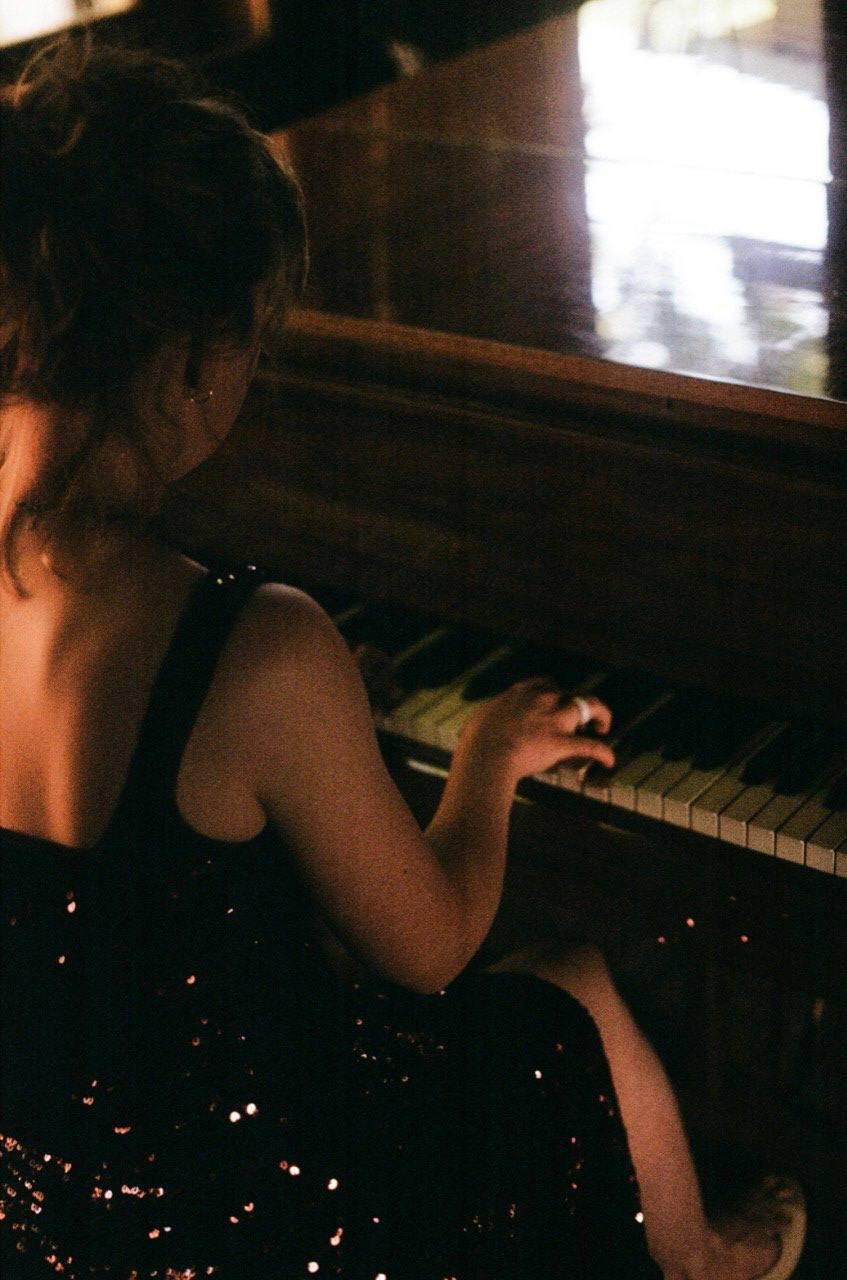 YOUR STORY. Dasha Kharchenko