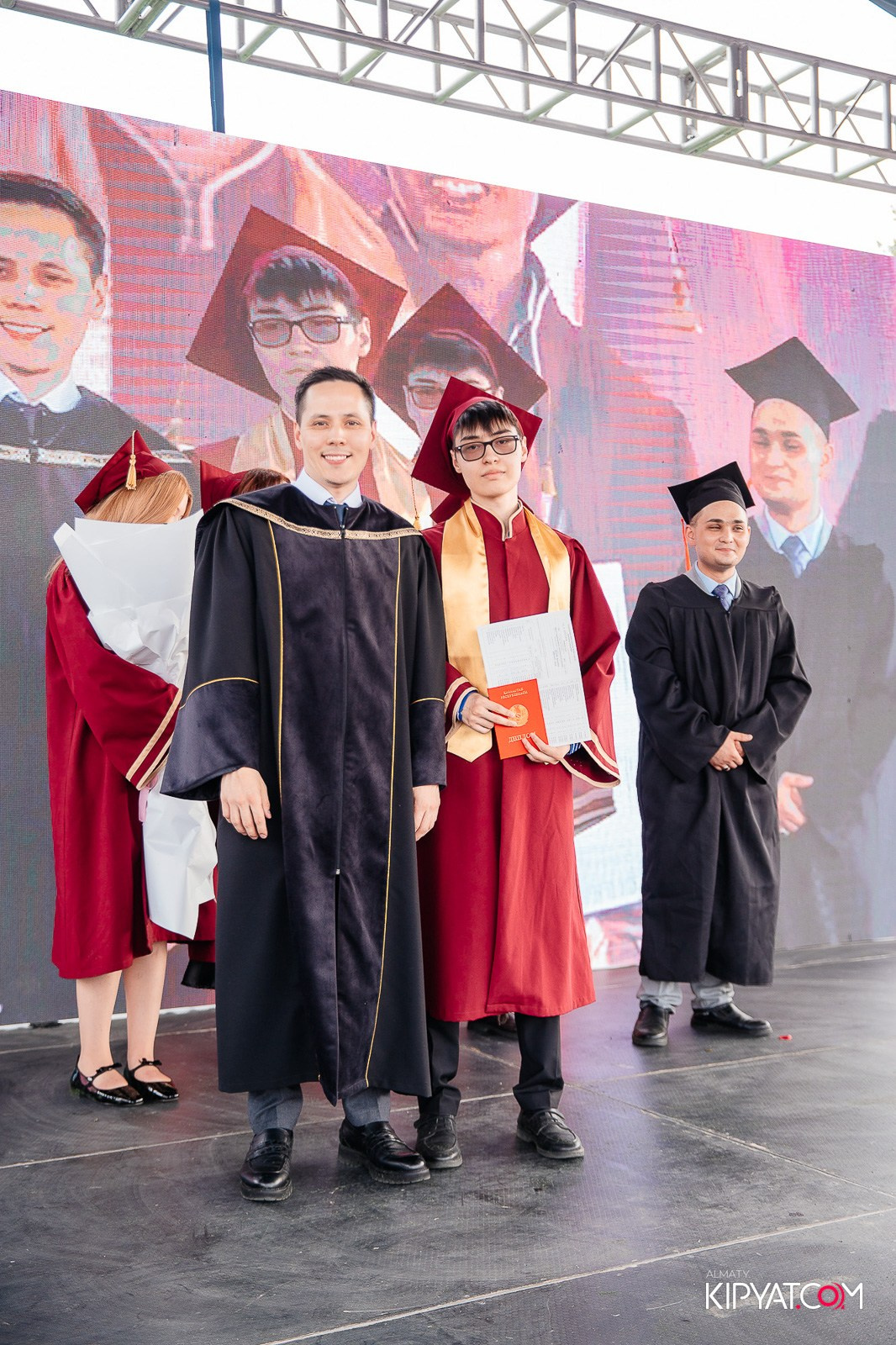 ВРУЧЕНИЕ ДИПЛОМОВ — НАРХОЗ КОЛЛЕДЖ. Part 3. КИПЯТКОМ АЛМАТЫ!