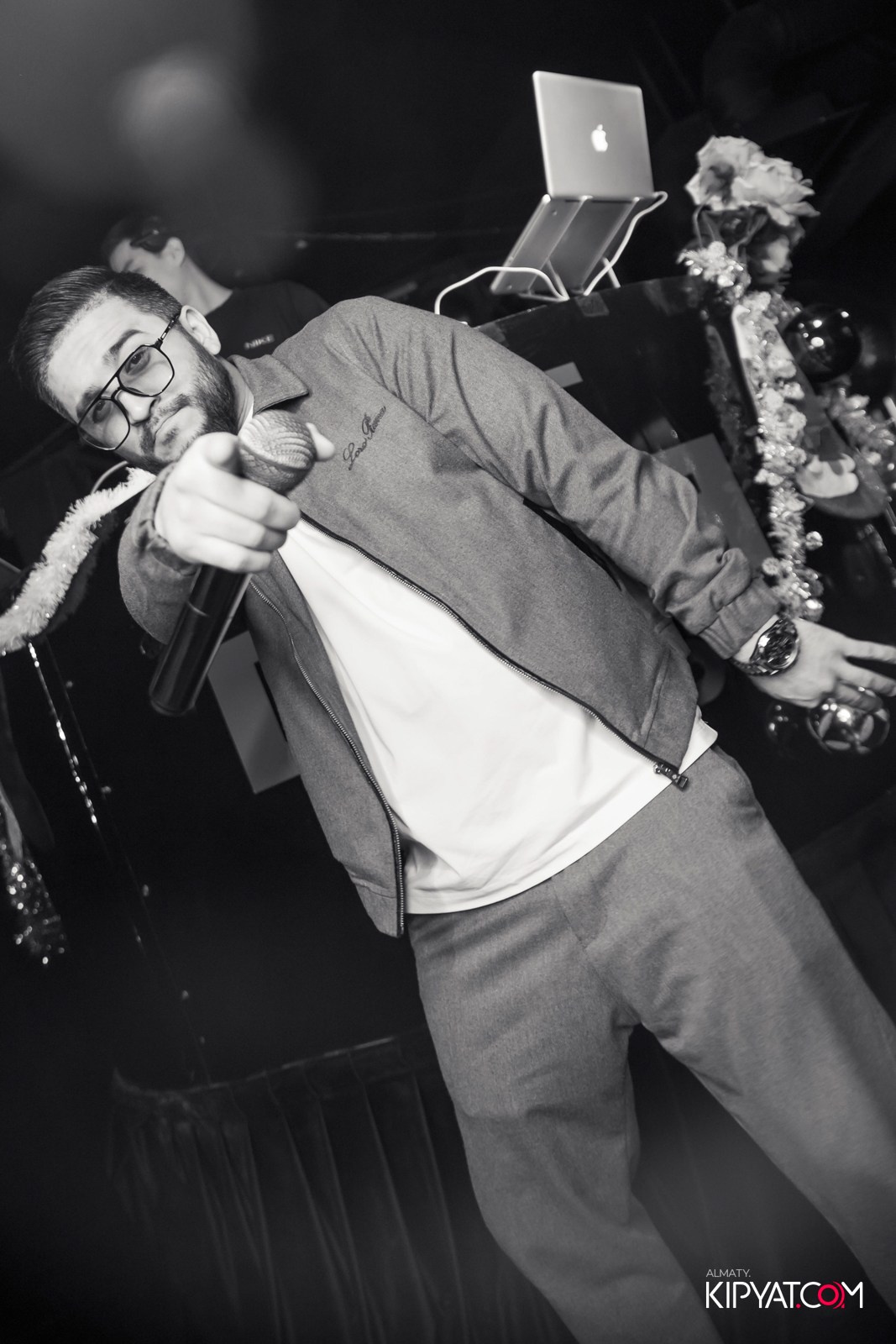 UYAT EMES BAR. КИПЯТКОМ АЛМАТЫ!