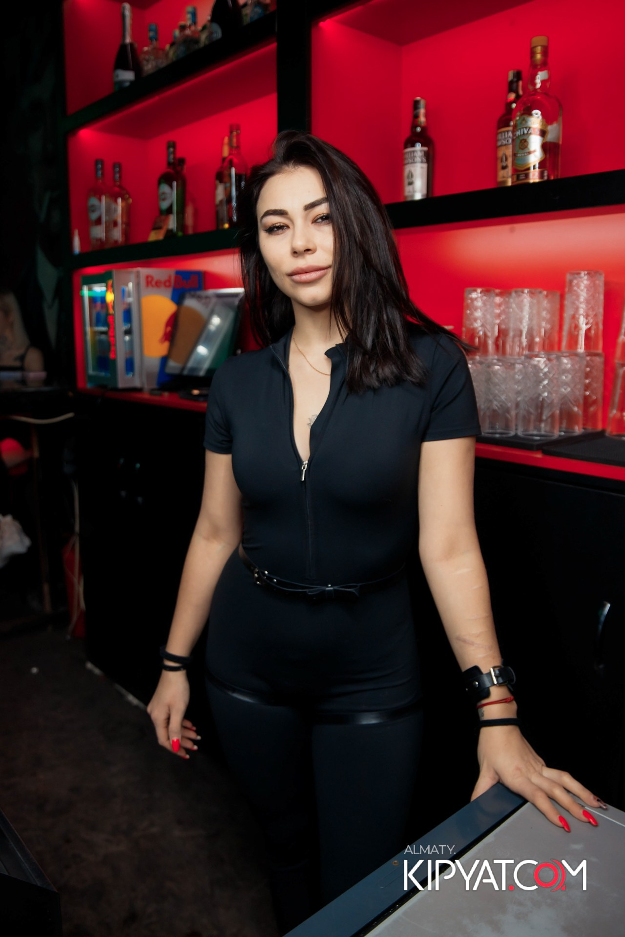 UYAT EMES BAR. КИПЯТКОМ АЛМАТЫ!