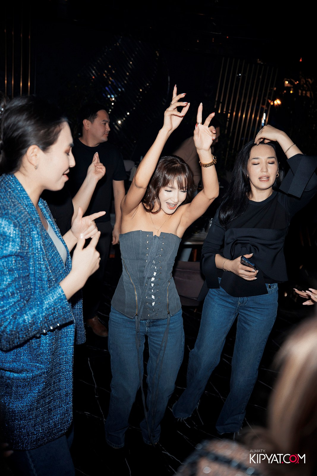 MOOD KARAOKE & TERRACE. КИПЯТКОМ АЛМАТЫ!