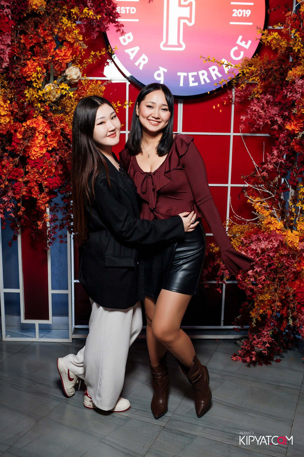 FRIENDS BAR & TERRACE. КИПЯТКОМ АЛМАТЫ!