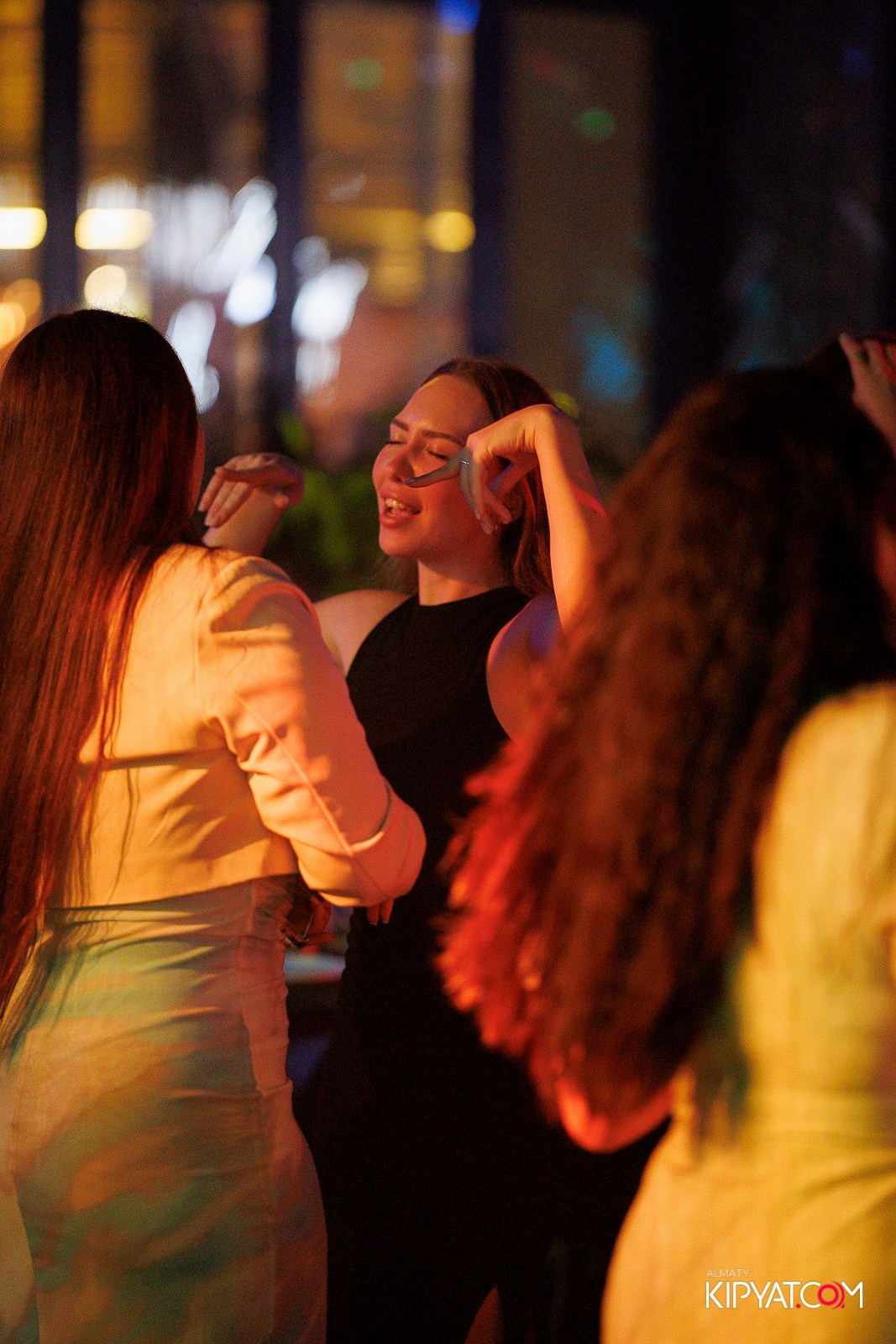 FRIENDS BAR & TERRACE. КИПЯТКОМ АЛМАТЫ! Фотосъемка мероприятий в Алматы