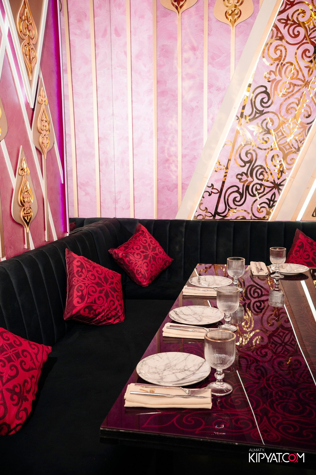 MOOD KARAOKE & TERRACE. КИПЯТКОМ АЛМАТЫ!