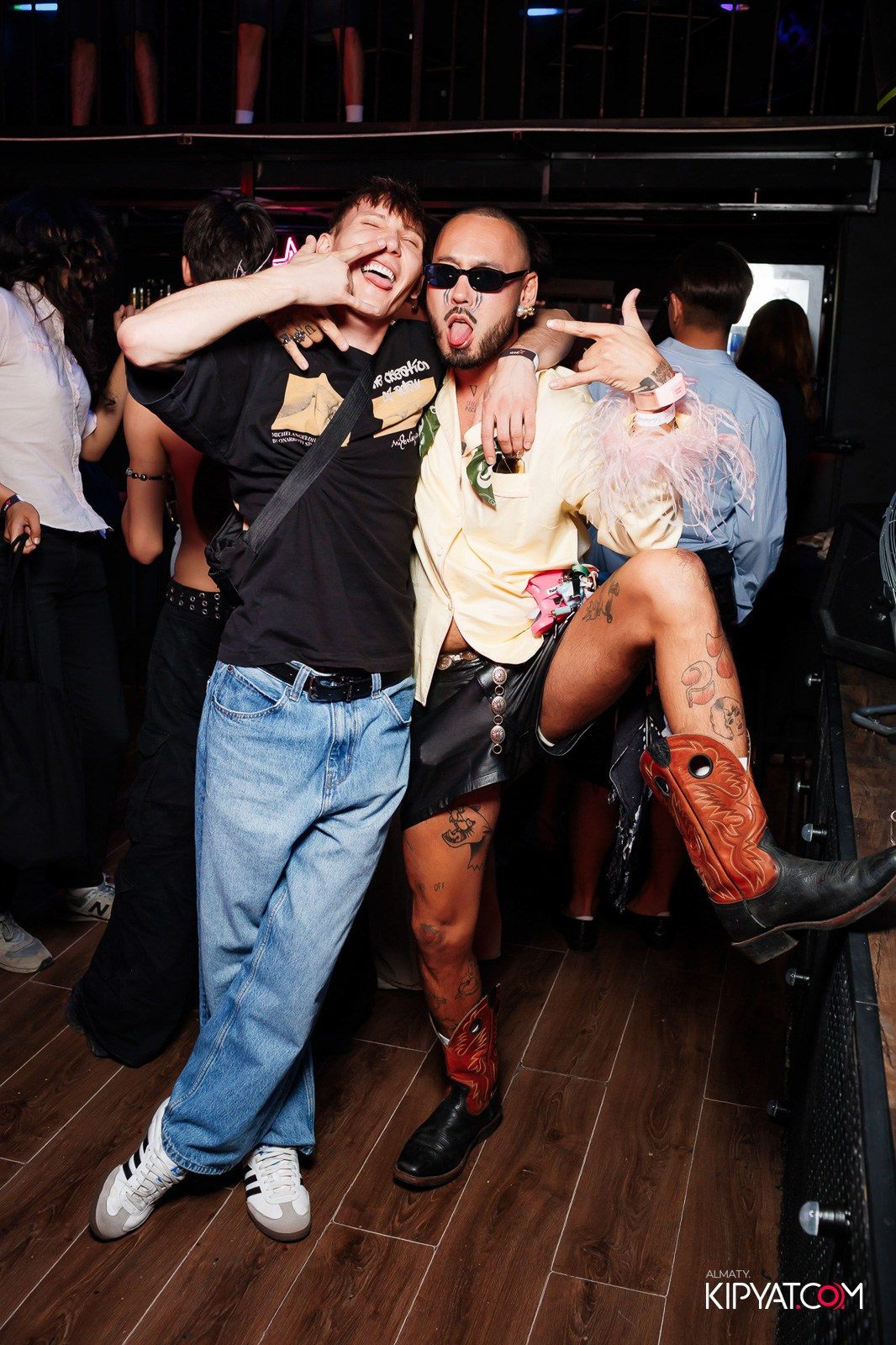 НОЧНОЙ КЛУБ ICON. КИПЯТКОМ АЛМАТЫ!