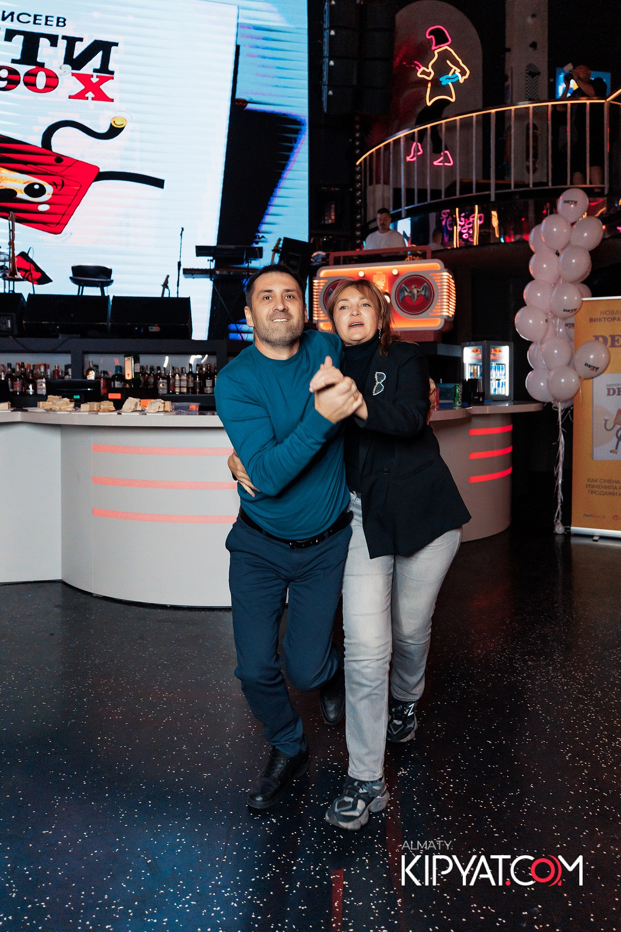 ПРЕЗЕНТАЦИЯ КНИГИ ВИКТОРА ЕЛИСЕЕВА. КИПЯТКОМ АЛМАТЫ!