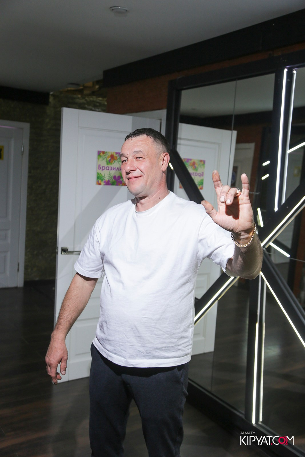 УХО И МЕДВЕДЬ НА САИНА. КИПЯТКОМ АЛМАТЫ! Фотосъемка мероприятий в Алматы