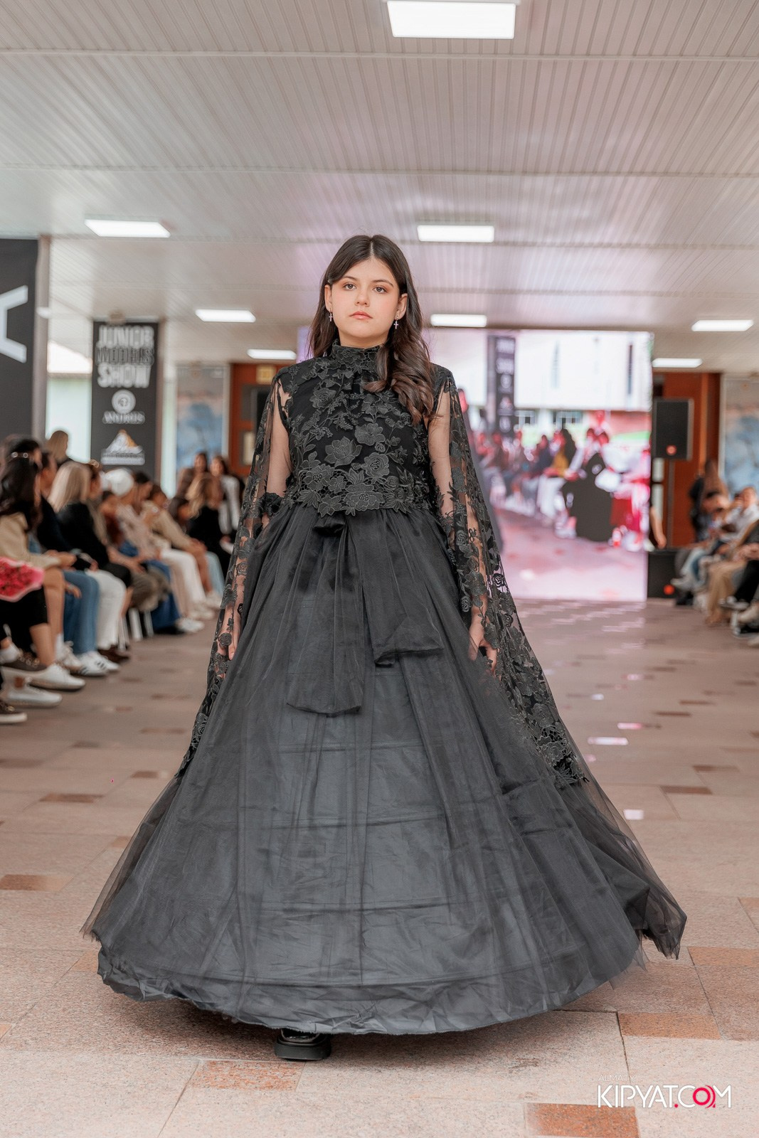 JUNIOR FASHION SHOW. КИПЯТКОМ АЛМАТЫ!