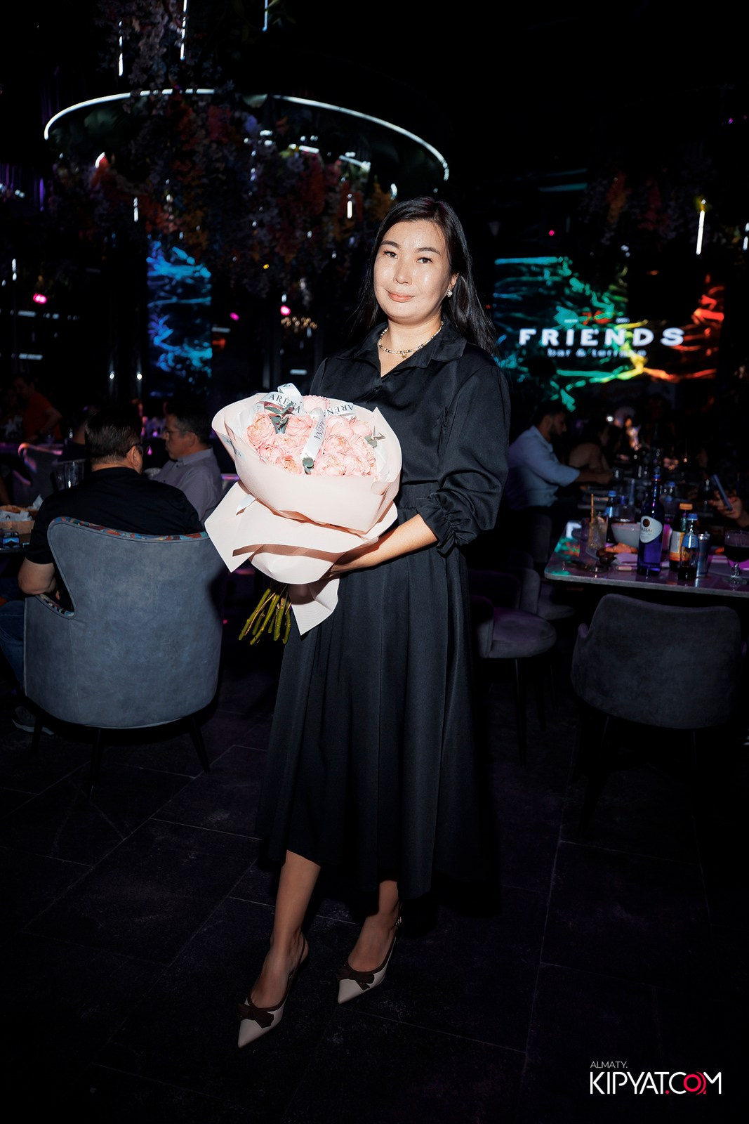 FRIENDS BAR & TERRACE. КИПЯТКОМ АЛМАТЫ!