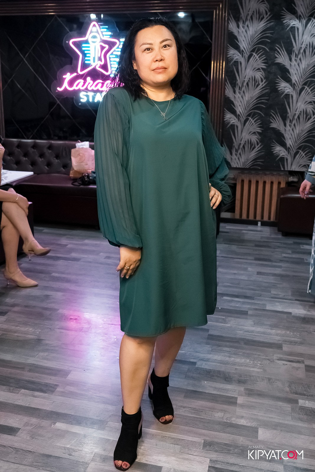 КАРАОКЕ РОЯЛЬ COSMO. КИПЯТКОМ АЛМАТЫ!